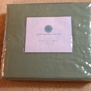 Queen Flat Sheet - Martha Stewart